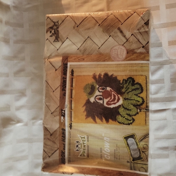 NWT Phentex Inc. Clown Hook & Hang, Crochet Rug Hook Kit, Clown, Crafts. - Picture 1 of 6